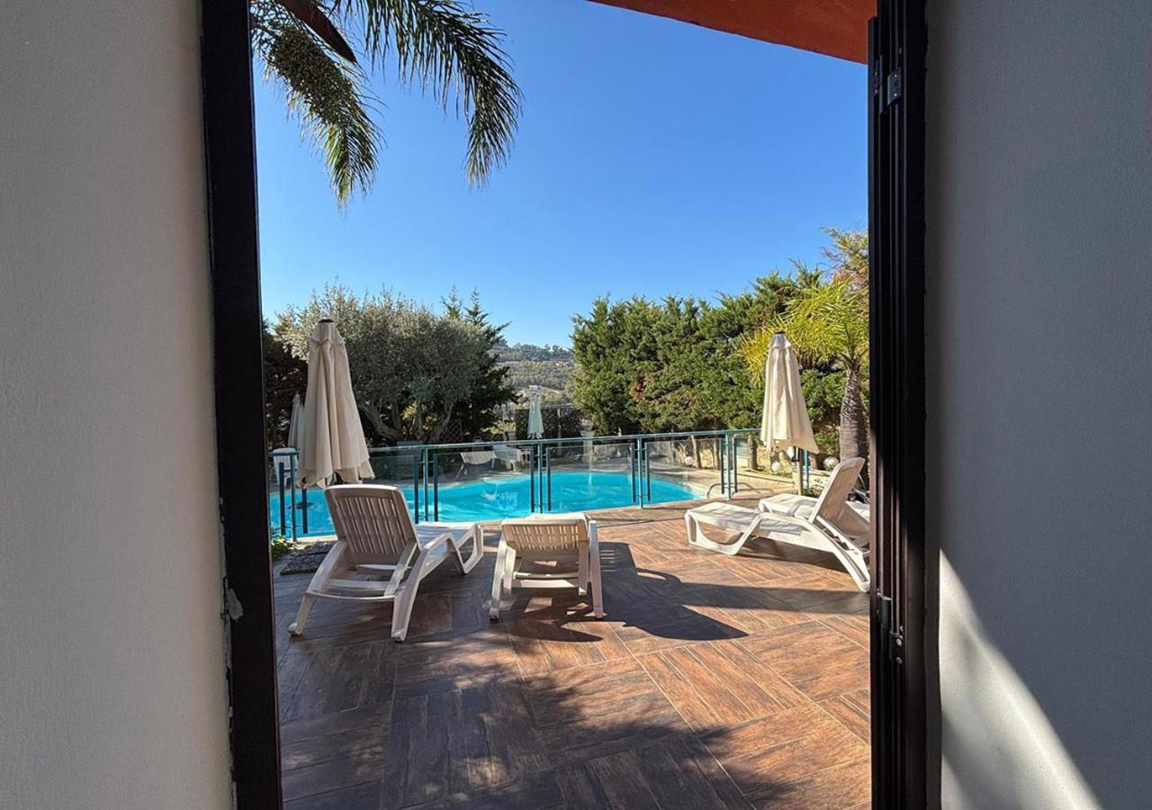 Deluxe Double Room Pool Access